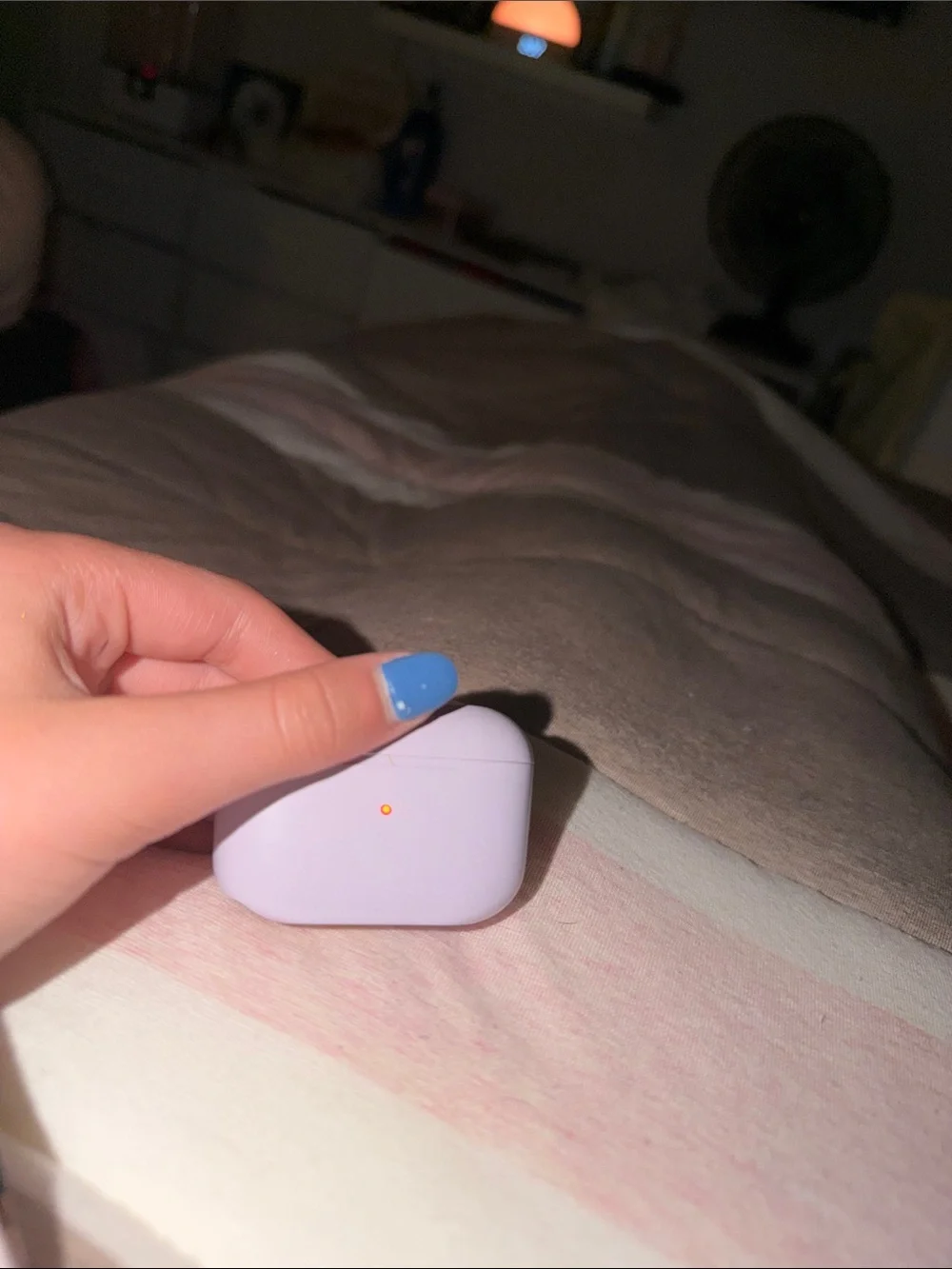 Lavender Wireless Earbud Charging Case - Unbranded